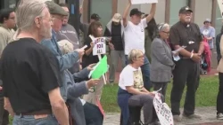 Crowd rallies at Meriden courthouse to protest ICE