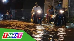High tide causes flooding on many roads in HCMC | THDT